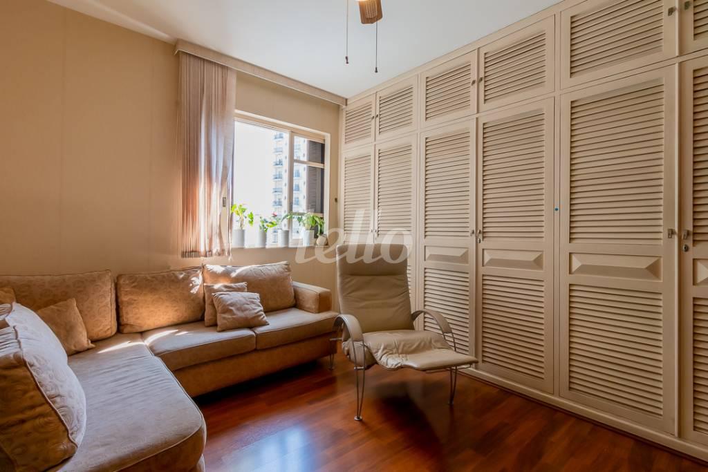 DORMITÓRIO de Apartamento à venda, Padrão com 133 m², 3 quartos e 1 vaga em Santa Cecília - São Paulo