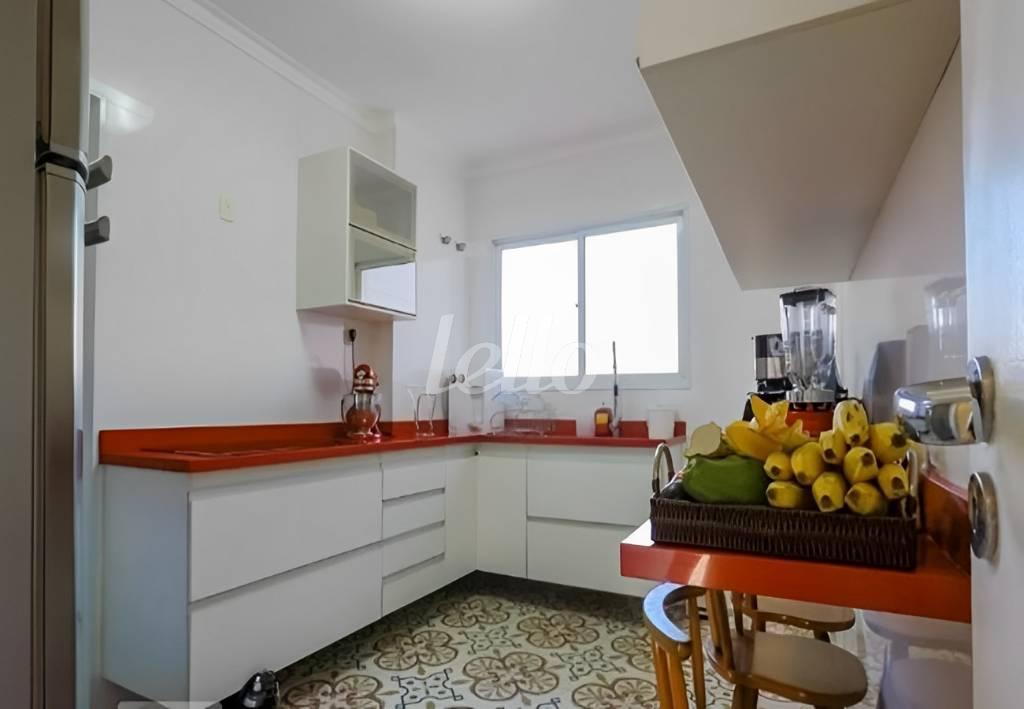 COZINHA de Apartamento à venda, Padrão com 115 m², 3 quartos e 2 vagas em Vila Mariana - São Paulo