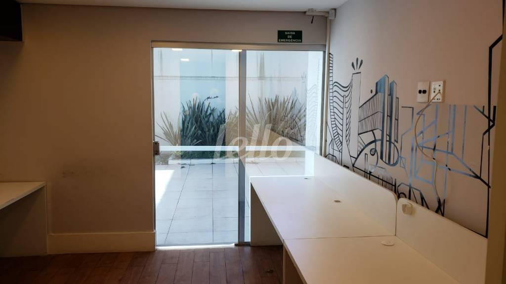 SALA de Casa para alugar, sobrado com 500 m², e 8 vagas em Pinheiros - São Paulo
