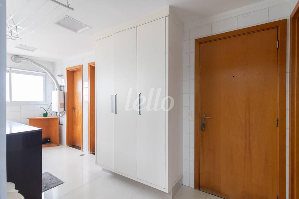 ÁREA DE SERVIÇO de Apartamento à venda, Padrão com 315 m², 4 quartos e 4 vagas em Chácara Califórnia - São Paulo