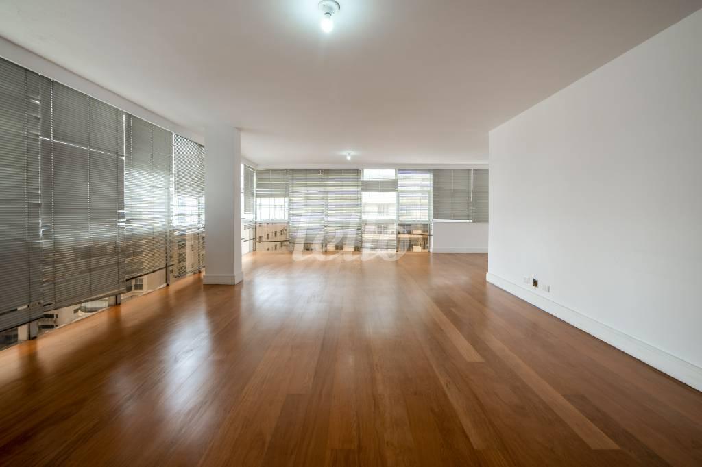 SALA de Apartamento para alugar, Padrão com 240 m², 3 quartos e 2 vagas em Santa Cecília - São Paulo
