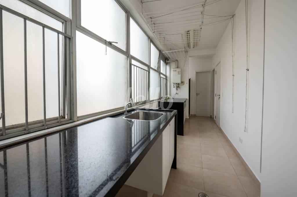 AREA DE SERVIÇO de Apartamento para alugar, Padrão com 240 m², 3 quartos e 2 vagas em Santa Cecília - São Paulo