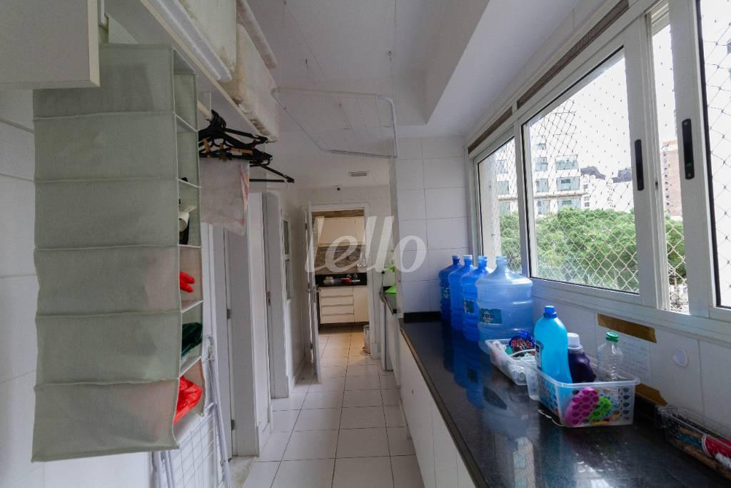 ÁREA DE SERVIÇO de Apartamento para alugar, Padrão com 163 m², 3 quartos e 2 vagas em Itaim Bibi - São Paulo