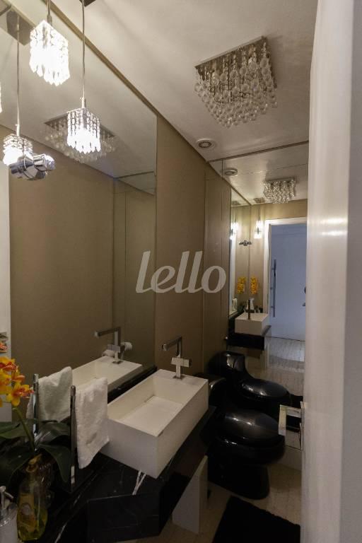 LAVABO de Apartamento para alugar, Padrão com 163 m², 3 quartos e 2 vagas em Itaim Bibi - São Paulo