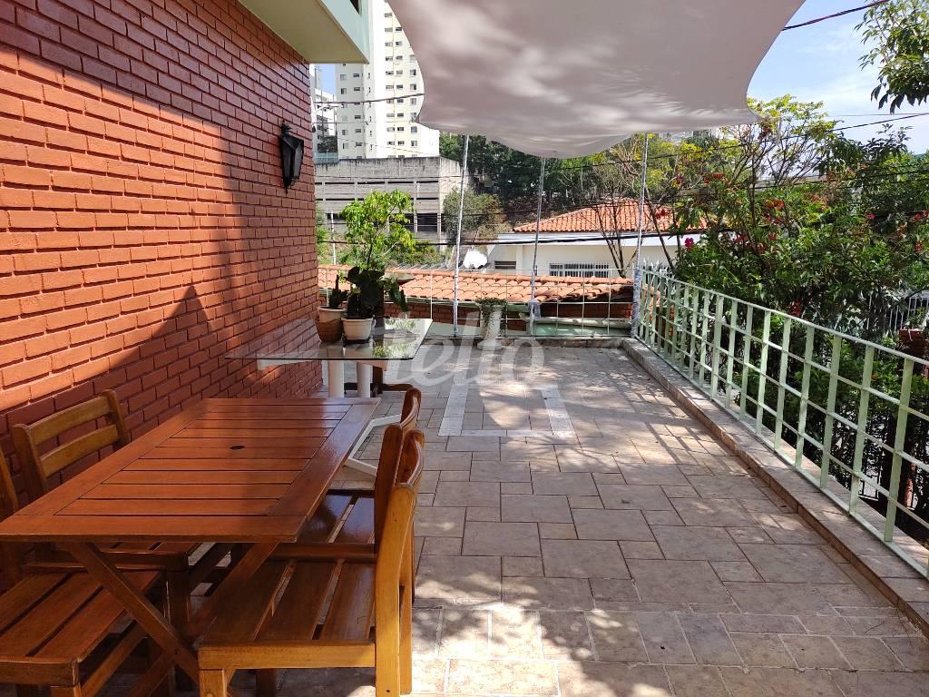 VARANDA de Casa à venda, sobrado com 280 m², 4 quartos e 5 vagas em Vila Ipojuca - São Paulo