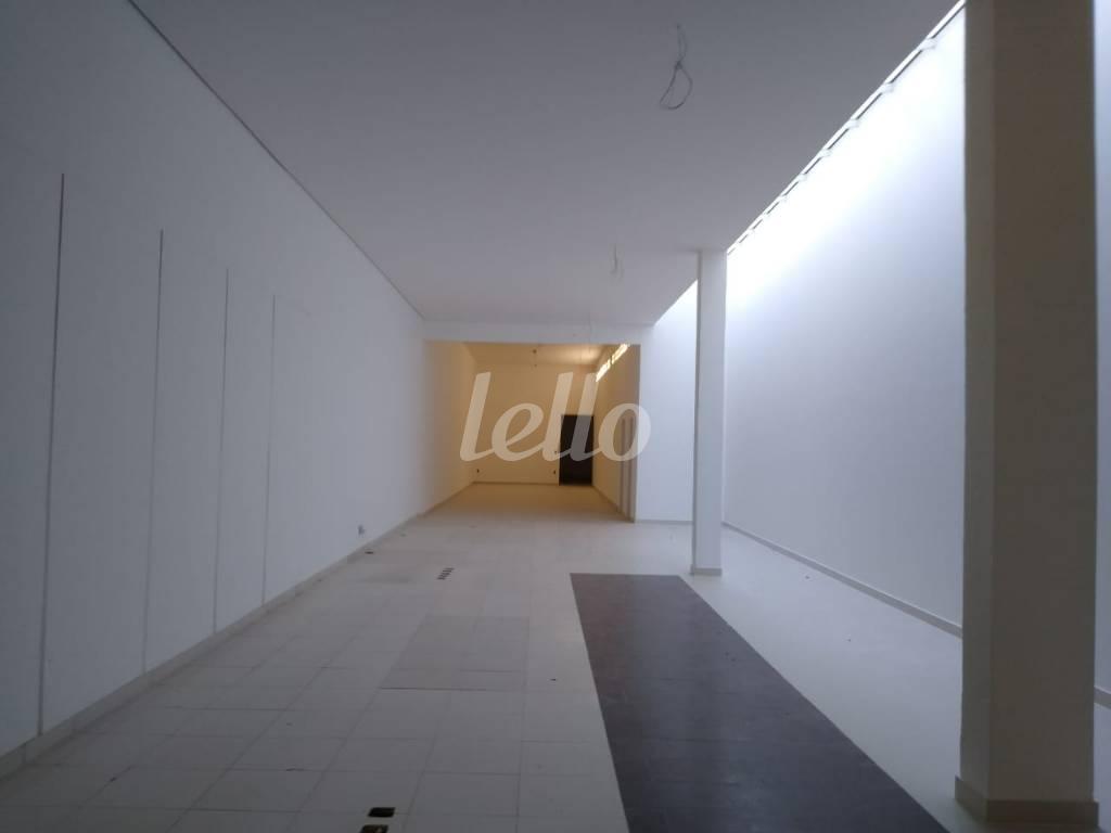 LOJA de Loja para alugar, Padrão com 321 m², e em Cerqueira César - São Paulo
