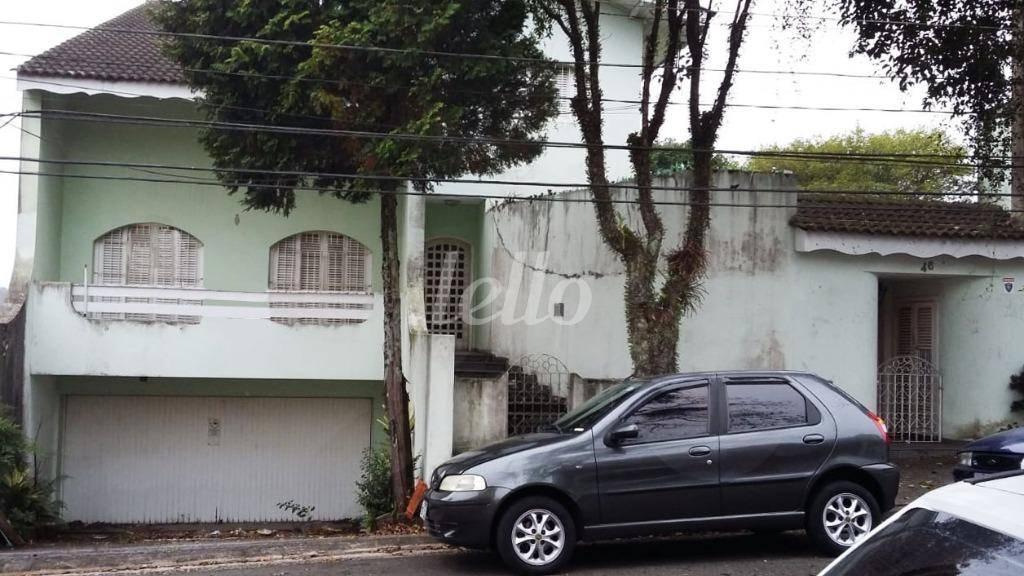 FACHADA de Casa à venda, sobrado com 400 m², 5 quartos e 3 vagas em Vila Junqueira - Santo André