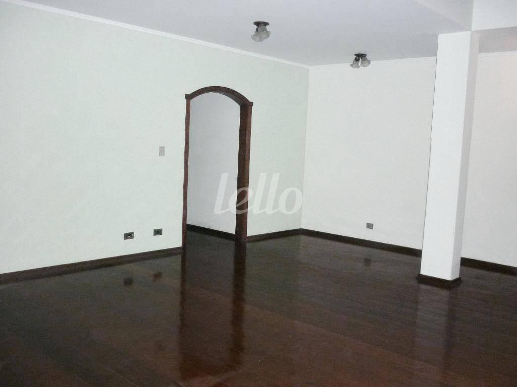 SALA de Casa à venda, sobrado com 400 m², 5 quartos e 3 vagas em Vila Junqueira - Santo André