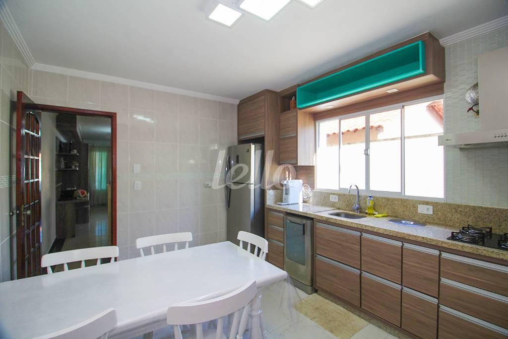 COZINHA de Casa para alugar, sobrado com 220 m², 4 quartos e 4 vagas em Jaçanã - São Paulo