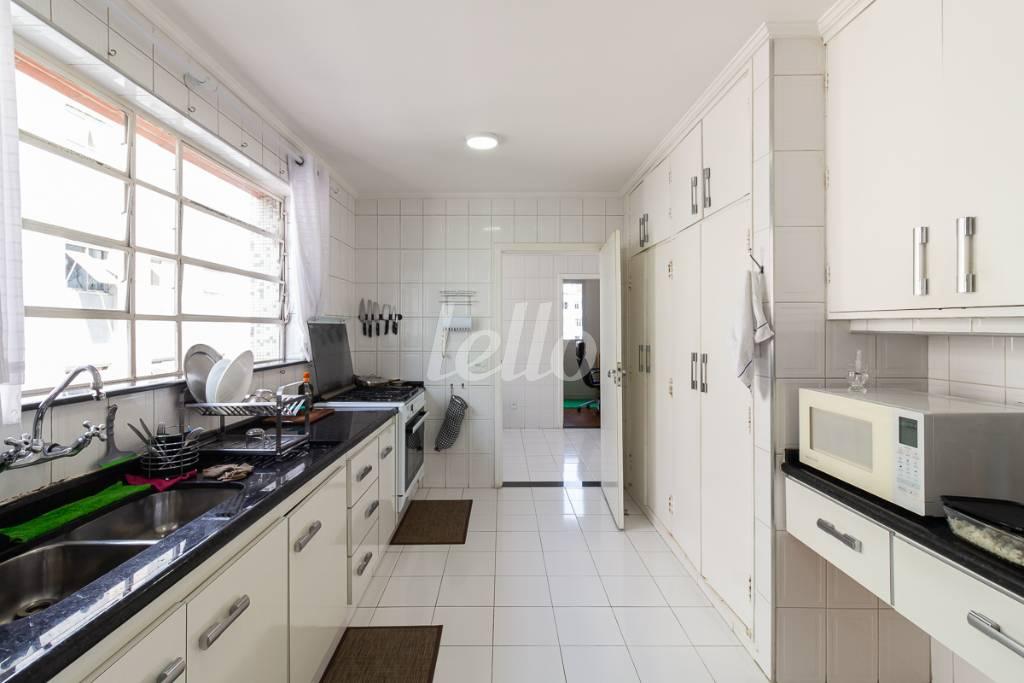 COZINHA de Apartamento para alugar, Padrão com 347 m², 3 quartos e 3 vagas em Consolação - São Paulo