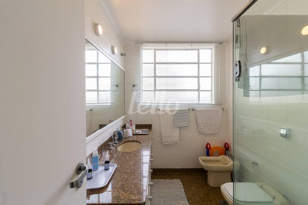 BANHEIRO SUITE 2 de Apartamento para alugar, Padrão com 347 m², 3 quartos e 3 vagas em Consolação - São Paulo