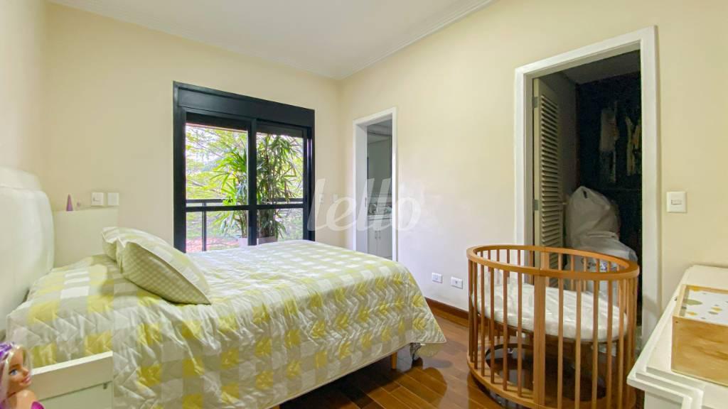 SUITE 1 de Apartamento à venda, Padrão com 335 m², 4 quartos e 4 vagas em Vila Analia Franco - São Paulo