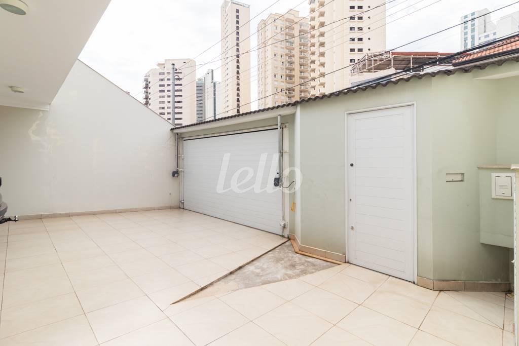 GARAGEM de Casa à venda, sobrado com 550 m², 4 quartos e 6 vagas em Parque da Mooca - São Paulo