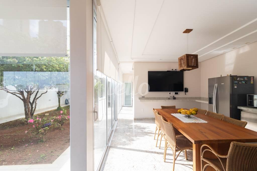 ÁREA GOURMET de Casa à venda, sobrado com 550 m², 4 quartos e 6 vagas em Parque da Mooca - São Paulo