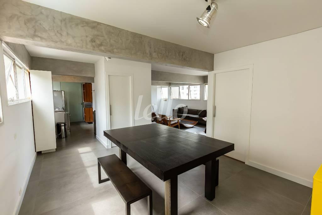 SALA de Apartamento para alugar, Padrão com 125 m², 2 quartos e 1 vaga em Itaim Bibi - São Paulo