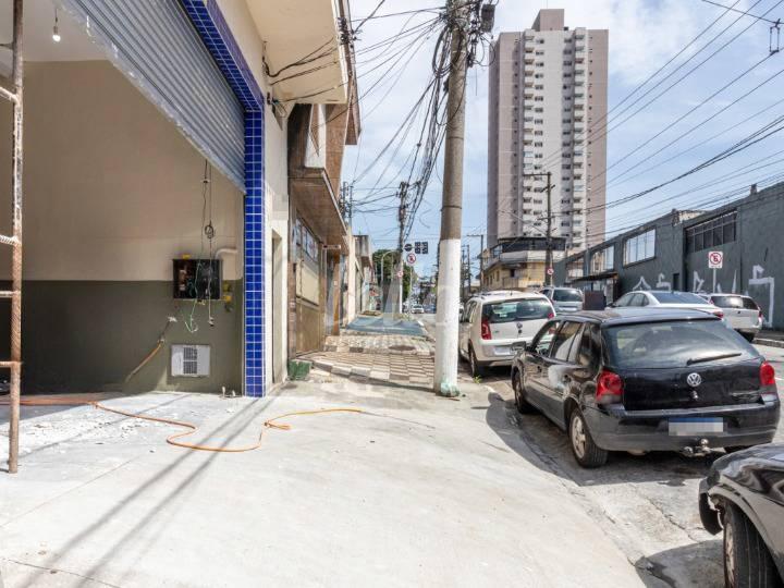 FACHADA de Galpão/Armazém para alugar, Padrão com 373 m², e em Vila Bertioga - São Paulo