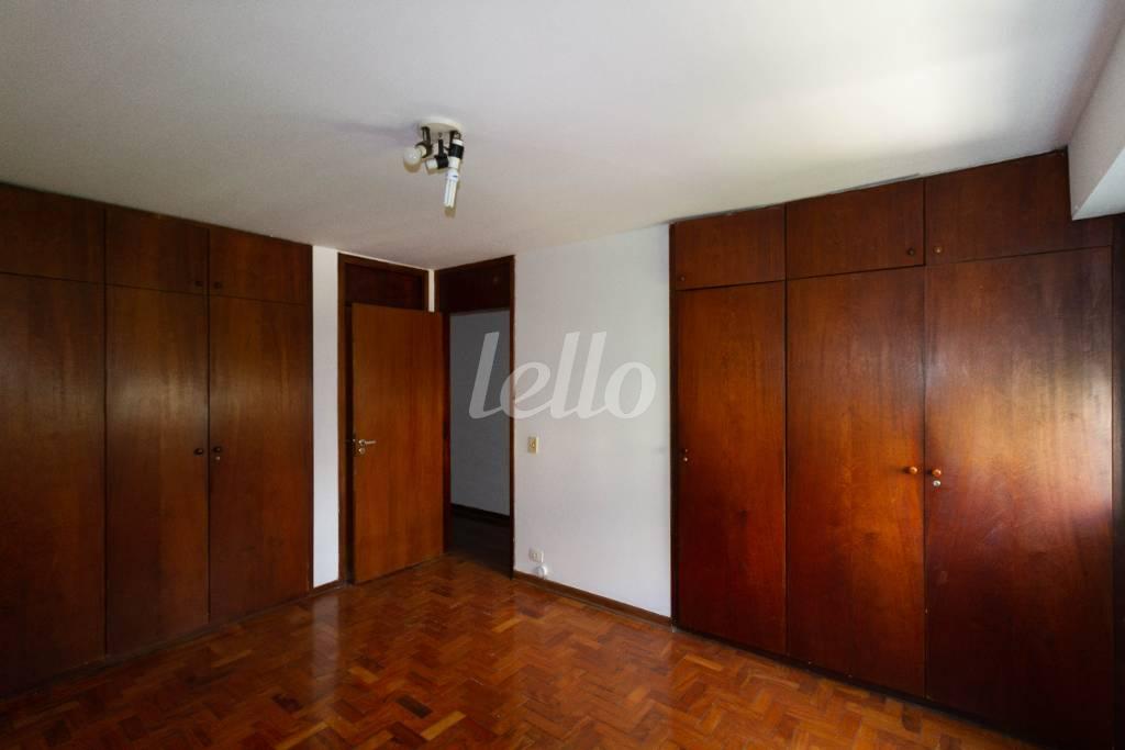 DORMITÓRIO 4 SUÍTE de Apartamento para alugar, Padrão com 175 m², 4 quartos e 2 vagas em Santa Cecília - São Paulo