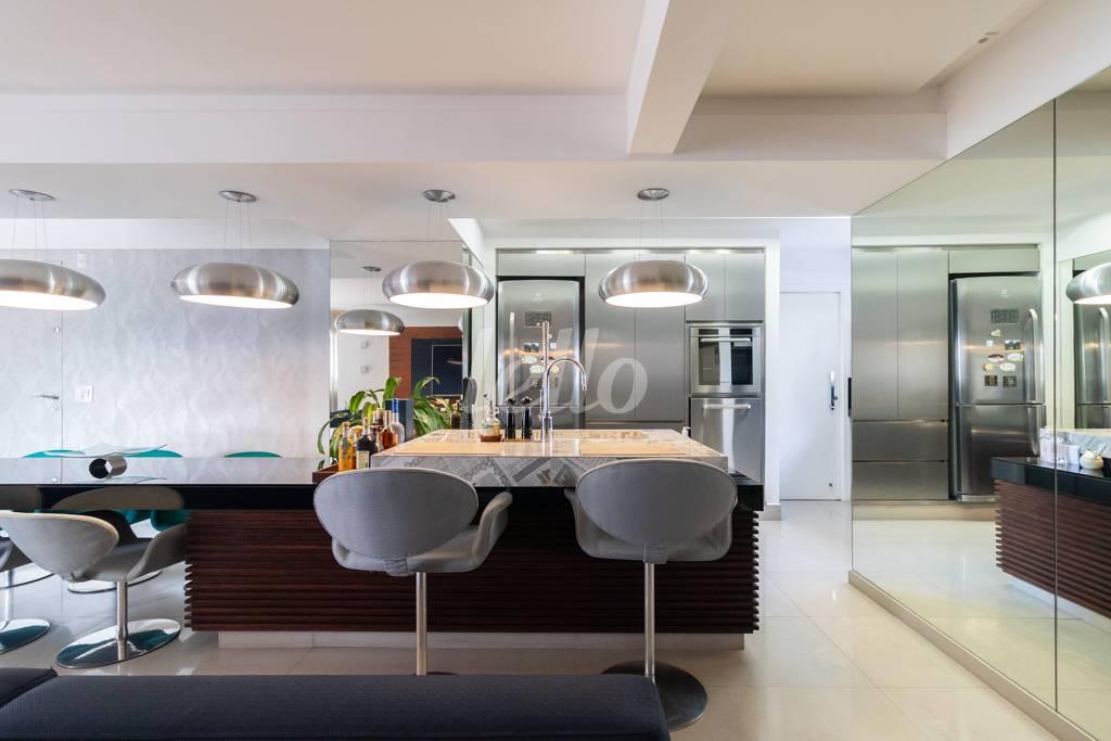 SALA DE JANTAR de Apartamento à venda, Padrão com 131 m², 3 quartos e 3 vagas em Vila Regente Feijó - São Paulo