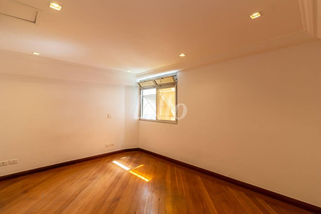 SUITE de Apartamento à venda, Padrão com 300 m², 3 quartos e 2 vagas em Indianópolis - São Paulo