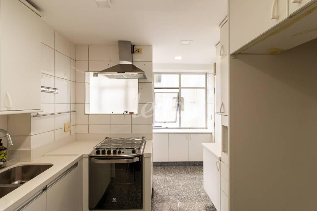COZINHA de Apartamento à venda, Padrão com 300 m², 3 quartos e 2 vagas em Indianópolis - São Paulo