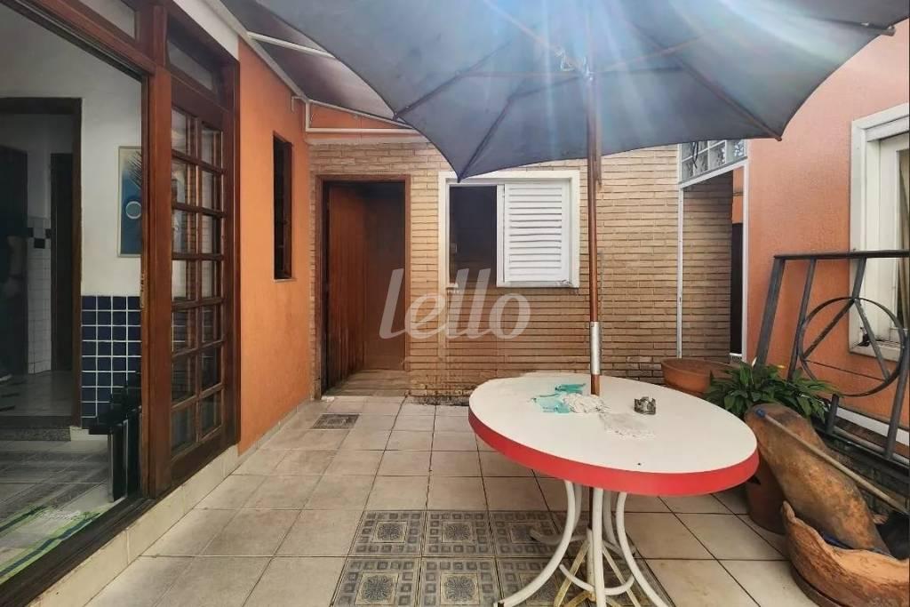 ÁREA EXTERNA de Casa à venda, térrea com 283 m², 5 quartos e 2 vagas em Prosperidade - São Caetano do Sul