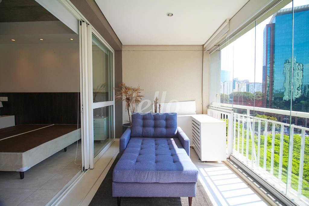 VARANDA de Apartamento para alugar, Padrão com 65 m², 1 quarto e 1 vaga em Itaim Bibi - São Paulo