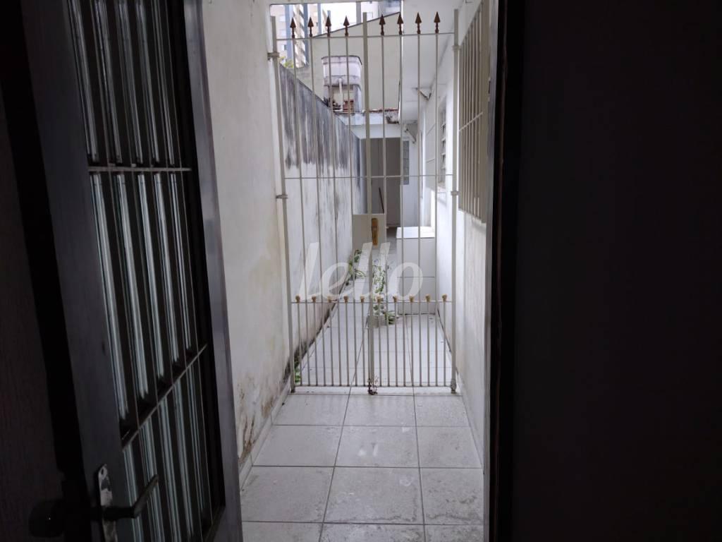 CORREDOR de Casa à venda, térrea com 120 m², 1 quarto e 1 vaga em Vila Gomes Cardim - São Paulo