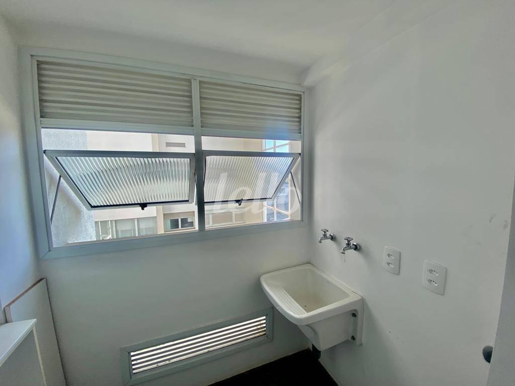 ÁREA DE SERVIÇO de Apartamento à venda, Padrão com 94 m², 2 quartos e 2 vagas em Sumaré - São Paulo