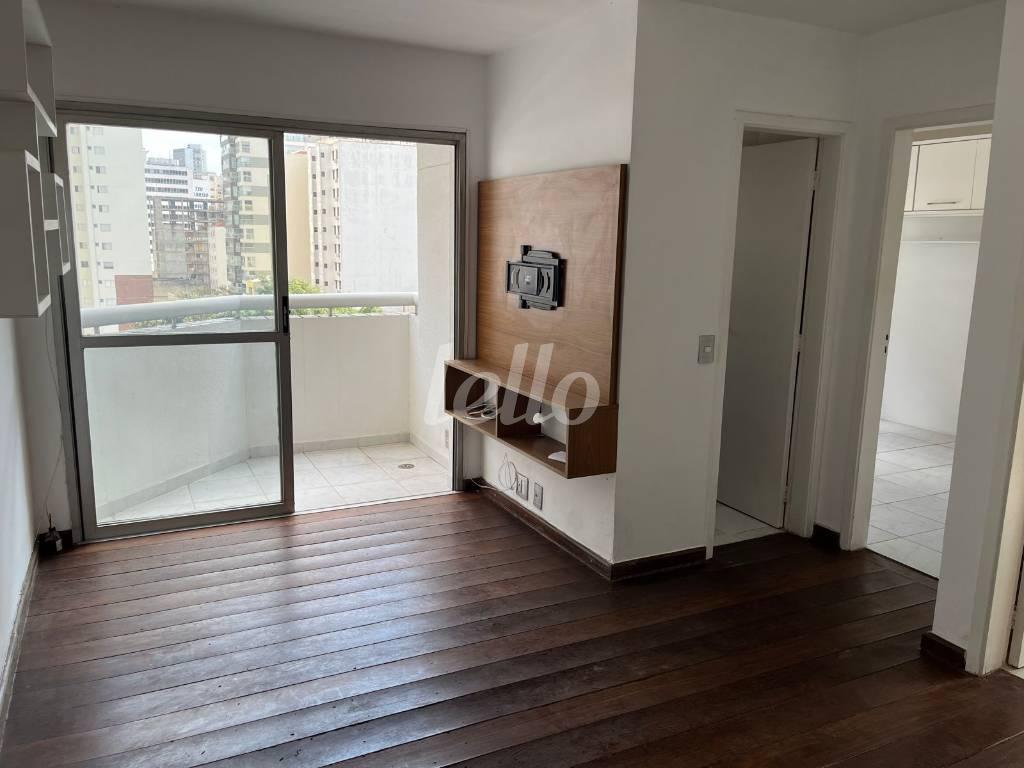 SALA de Apartamento à venda, Padrão com 37 m², 1 quarto e 1 vaga em Consolação - São Paulo