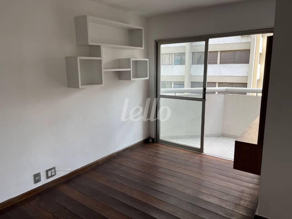 SALA de Apartamento à venda, Padrão com 37 m², 1 quarto e 1 vaga em Consolação - São Paulo