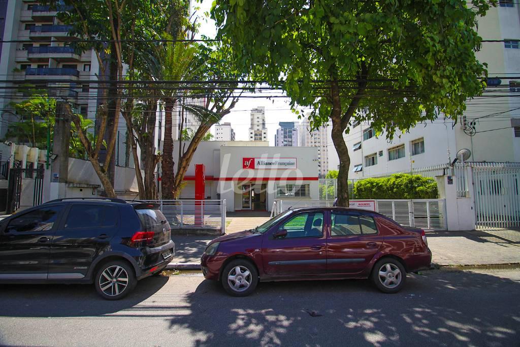 FACHADA de Loja para alugar, Padrão com 516 m², e em Vila Clementino - São Paulo