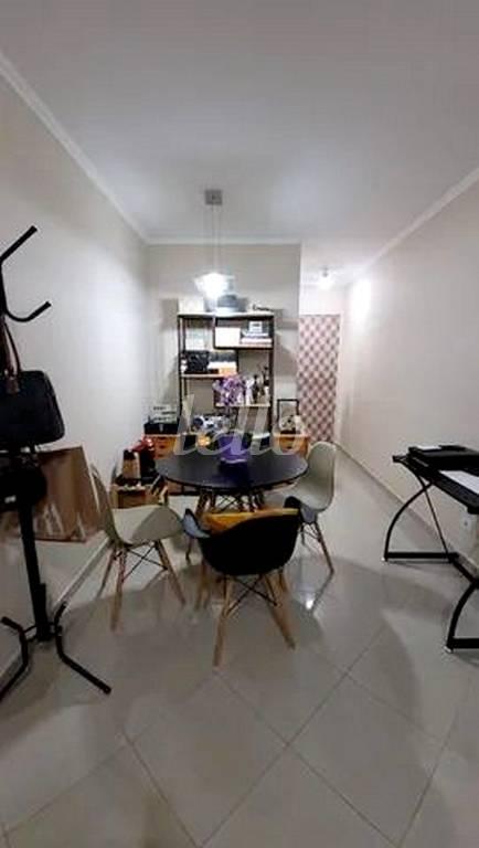 SALA de Apartamento à venda, Padrão com 57 m², 2 quartos e 1 vaga em Vila Bertioga - São Paulo