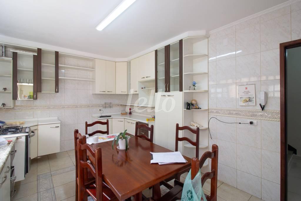 COZINHA de Casa à venda, sobrado com 229 m², 3 quartos e 3 vagas em Vila Bela - São Paulo