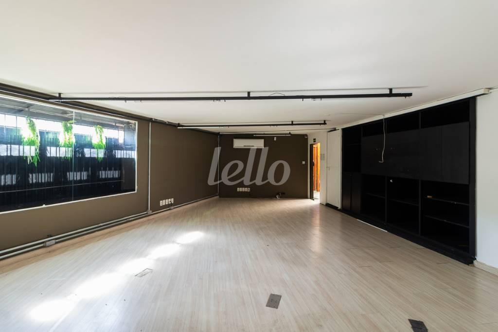 SALA 20 de Casa para alugar, sobrado com 1100 m², e 25 vagas em Pinheiros - São Paulo