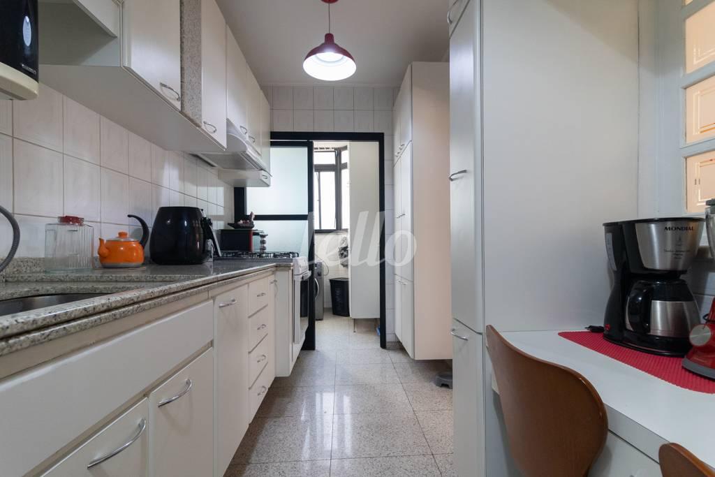 COZINHA de Apartamento à venda, Padrão com 114 m², 3 quartos e 3 vagas em Vila Regente Feijó - São Paulo