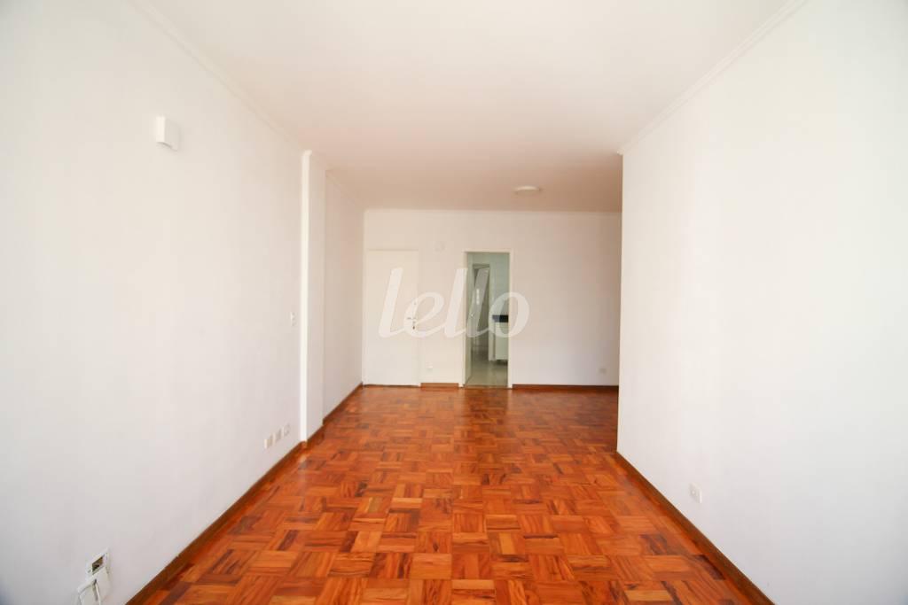 SALA de Apartamento para alugar, Padrão com 91 m², 2 quartos e 1 vaga em Vila Nova Conceição - São Paulo