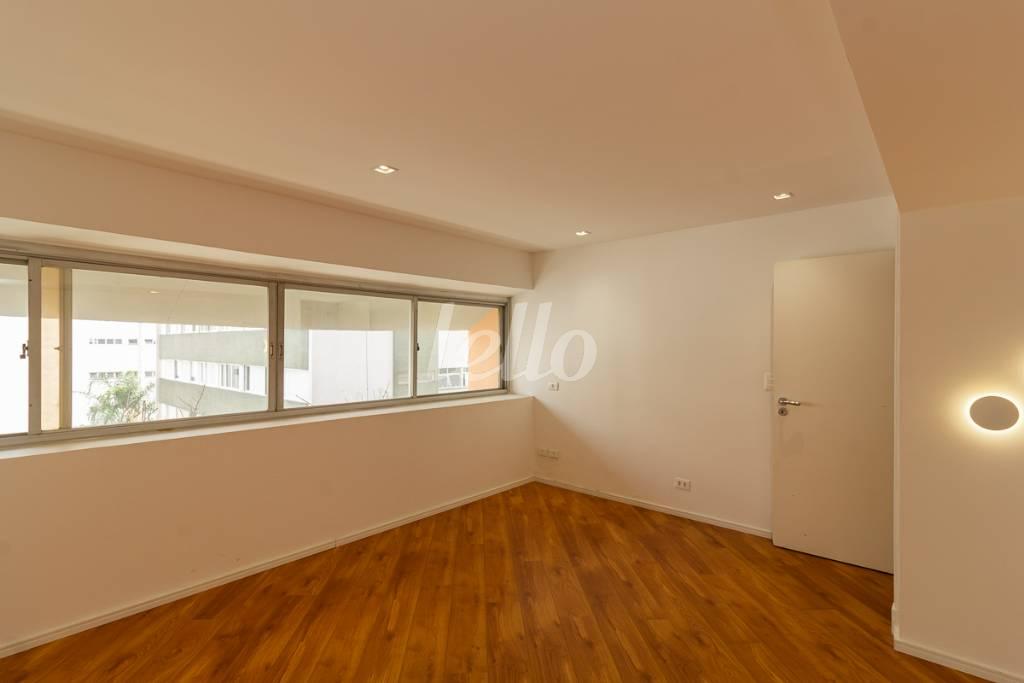 DORMITÓRIO 1 de Apartamento à venda, Padrão com 300 m², 3 quartos e 2 vagas em Indianópolis - São Paulo