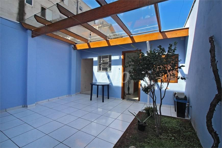 FUNDOS de Casa à venda, sobrado com 126 m², 3 quartos e 2 vagas em Cidade Monções - São Paulo