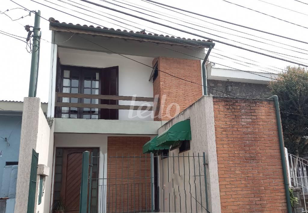 FACHADA de Casa à venda, sobrado com 176 m², 3 quartos e 2 vagas em Vila Darli - São Paulo