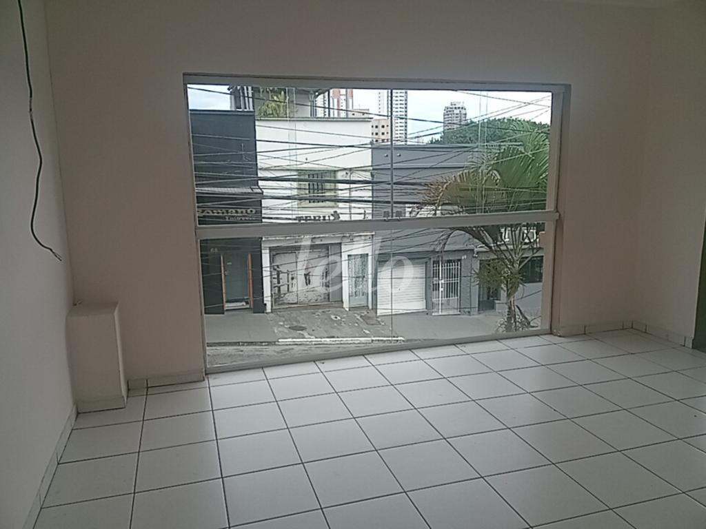 SALÃO SUPERIOR FRENTE de Casa para alugar, sobrado com 100 m², e em Vila Gomes Cardim - São Paulo