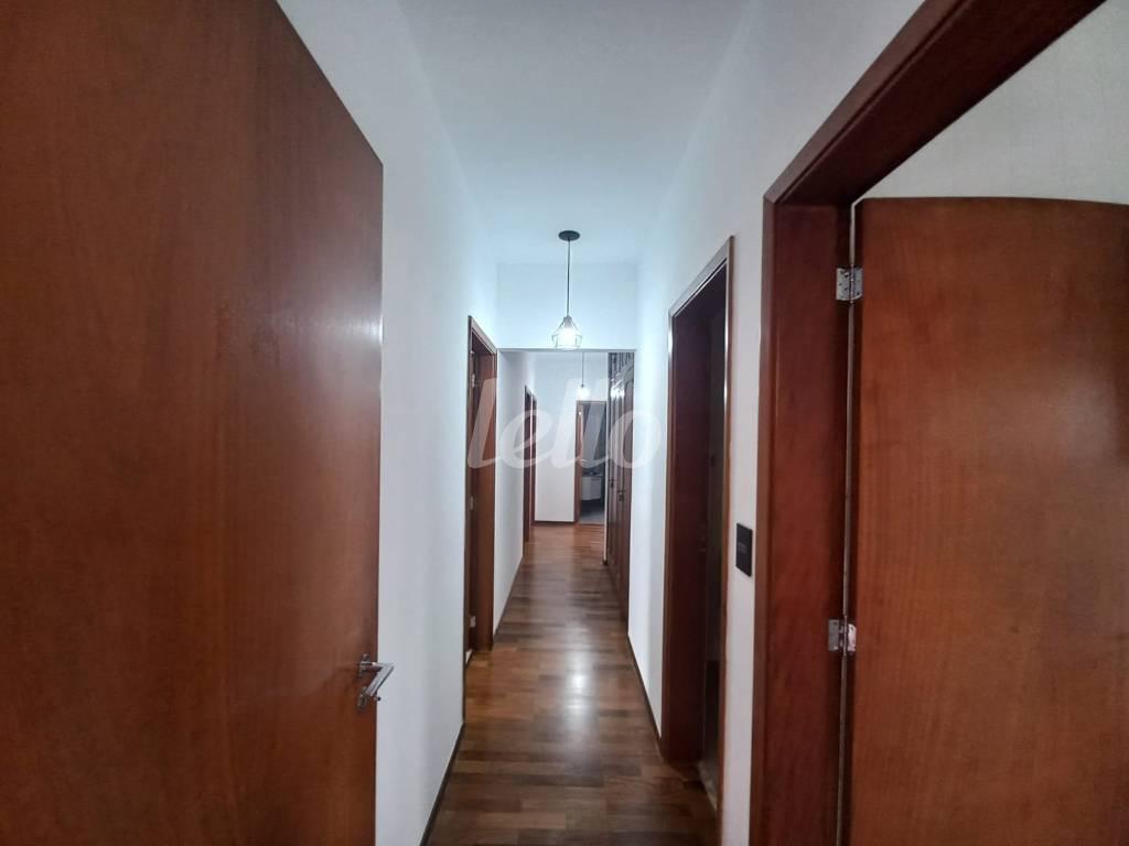 CORREDOR de Apartamento à venda, Padrão com 215 m², 4 quartos e 2 vagas em Perdizes - São Paulo