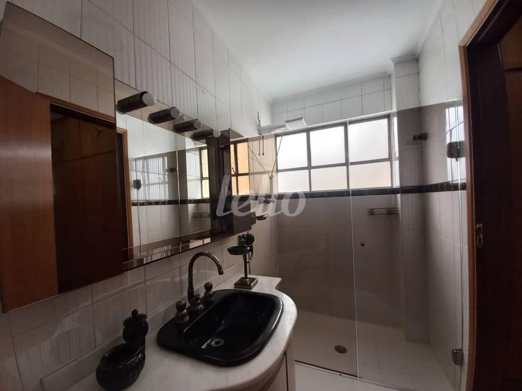 BANHEIRO de Apartamento à venda, Padrão com 215 m², 4 quartos e 2 vagas em Perdizes - São Paulo