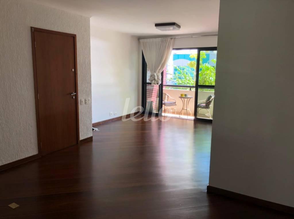 SALA de Apartamento à venda, Padrão com 102 m², 3 quartos e 2 vagas em Vila Uberabinha - São Paulo