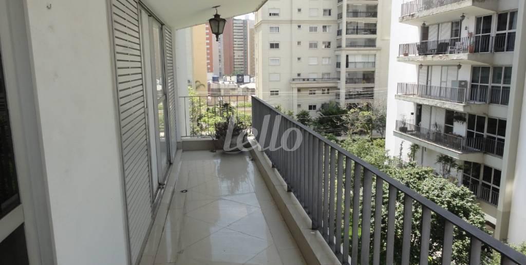 VARANDA de Apartamento para alugar, Padrão com 170 m², 1 quarto e 2 vagas em Indianópolis - São Paulo