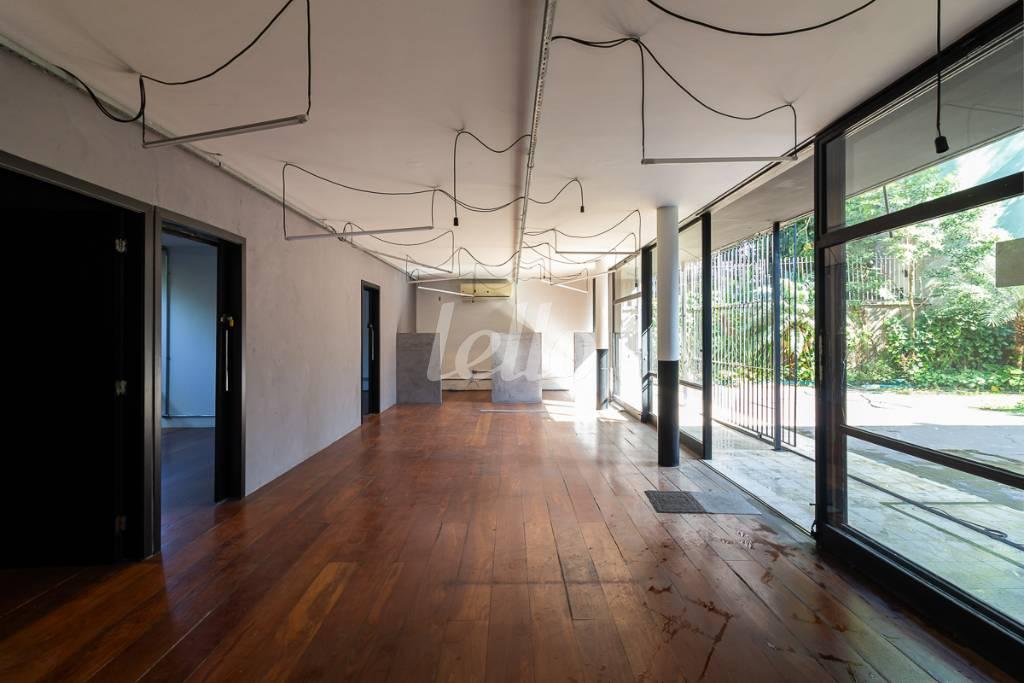 SALA 7 de Casa para alugar, sobrado com 1100 m², e 25 vagas em Pinheiros - São Paulo