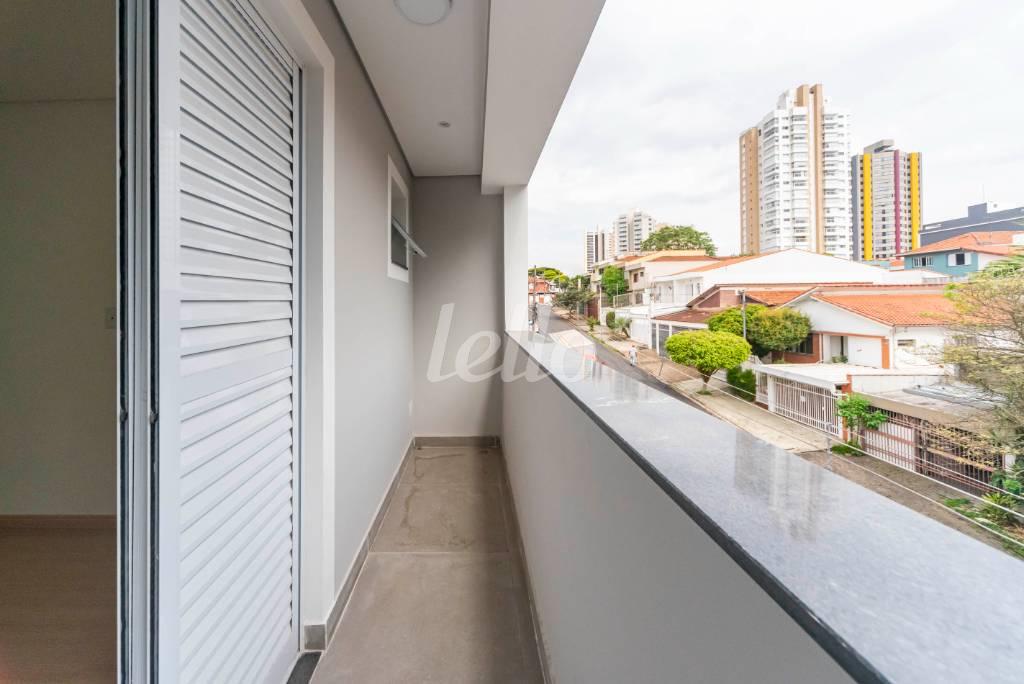 VARANDA DO QUARTO 1 de Casa à venda, sobrado com 304 m², 1 quarto e 4 vagas em Vila Alpina - Santo André