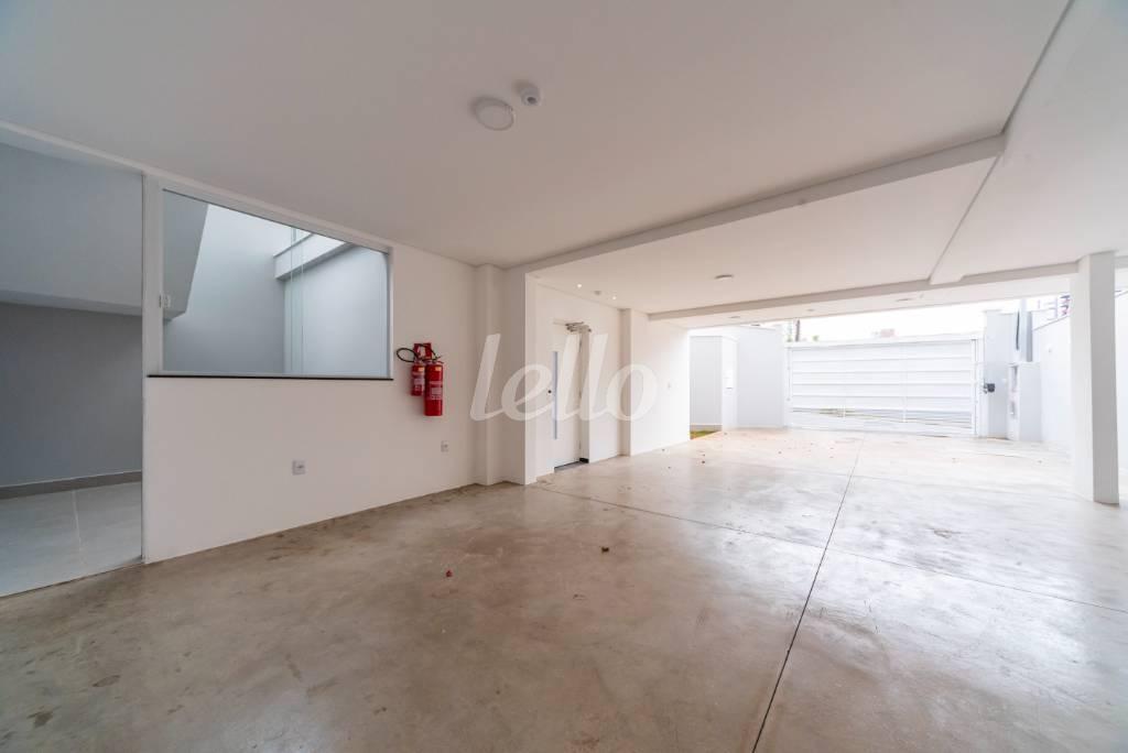 GARAGEM de Casa à venda, sobrado com 304 m², 1 quarto e 4 vagas em Vila Alpina - Santo André