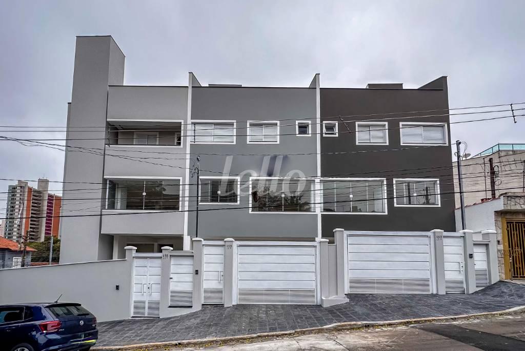FACHADA de Casa à venda, sobrado com 186 m², 2 quartos e 2 vagas em Vila Alpina - Santo André
