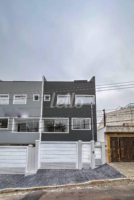 FACHADA de Casa à venda, sobrado com 188 m², 2 quartos e 2 vagas em Vila Alpina - Santo André