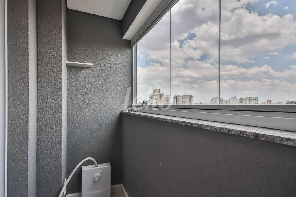 VARANDA de Apartamento para alugar, Padrão com 25 m², 1 quarto e em Quarta Parada - São Paulo